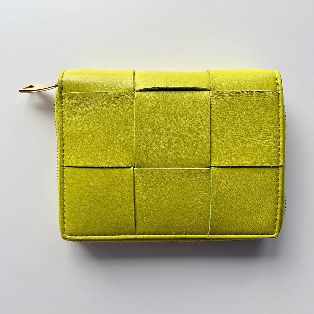 Bottega Veneta small zip-around wallet impeccable condition!